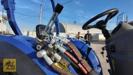 Трактор Lovol TE 354 HT с фронтальным погрузчиком